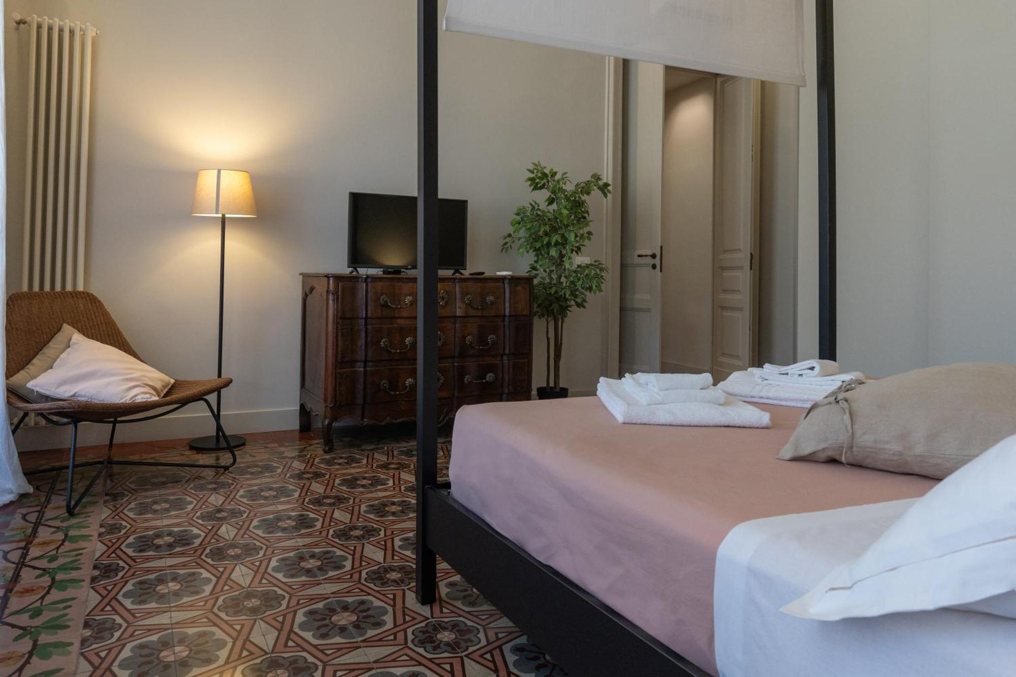Mirone - Suite Apartments Catania Centro Buitenkant foto